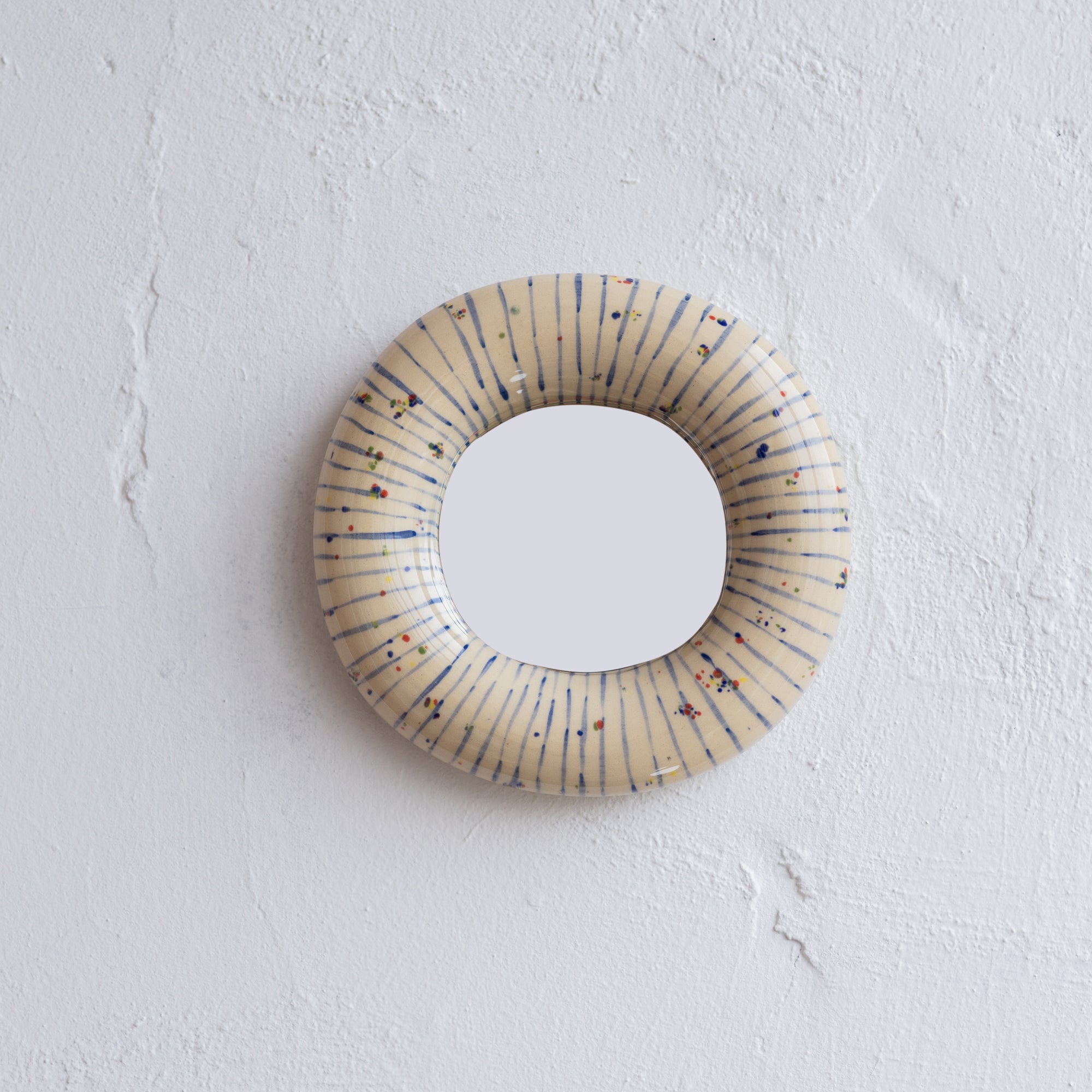 Round decorative mirror 